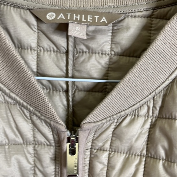 Athleta Women's Grandview PrimaLoft Quilted Shell Jacket Small Gorpcore Neutral - Picture 4 of 14